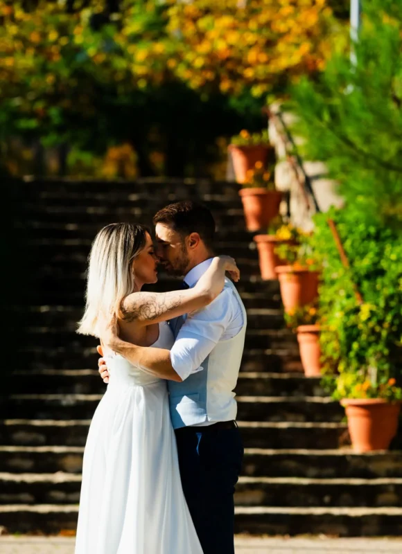 Momento íntimo de baile de boda.