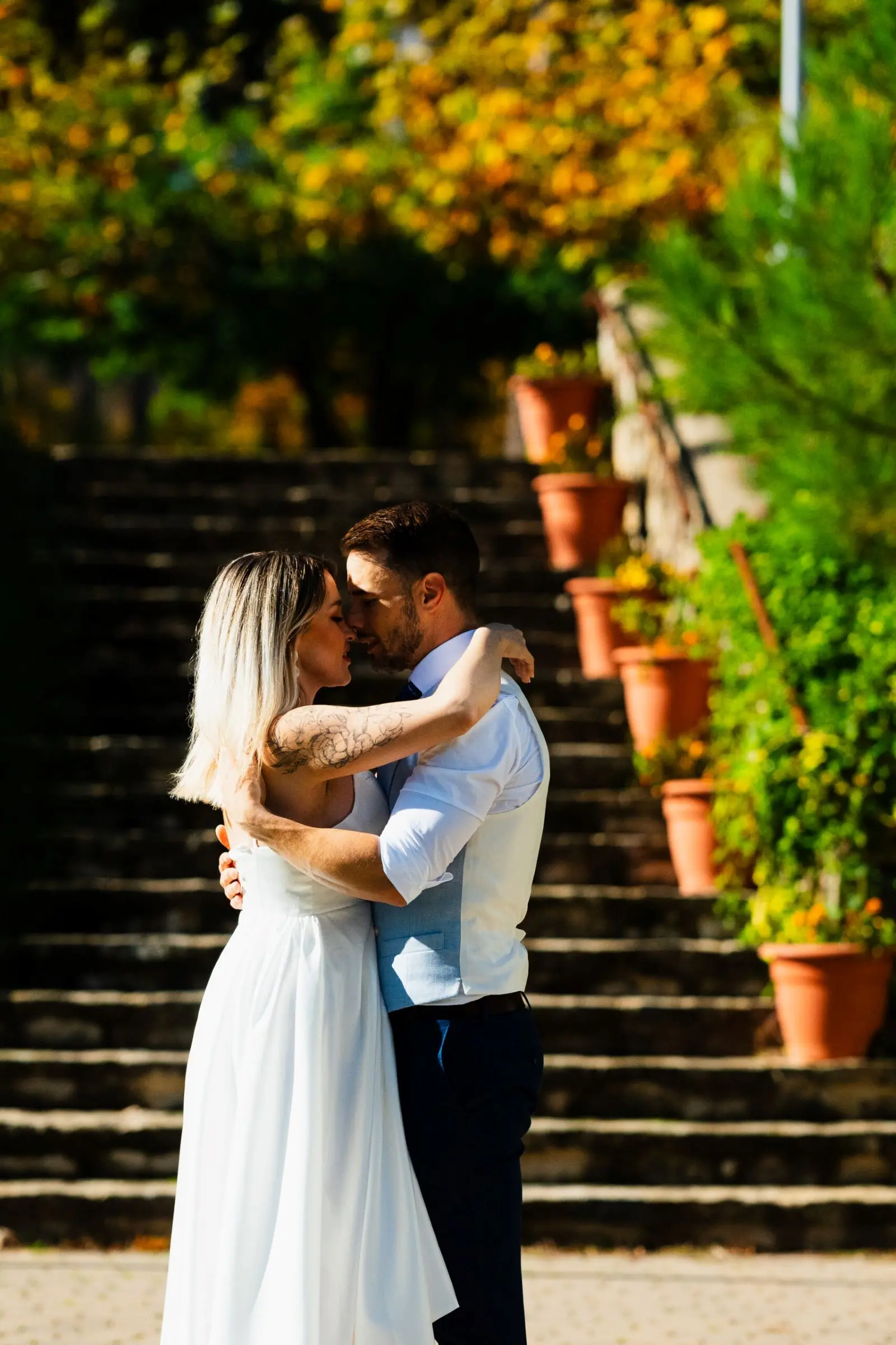 Momento íntimo de baile de boda.